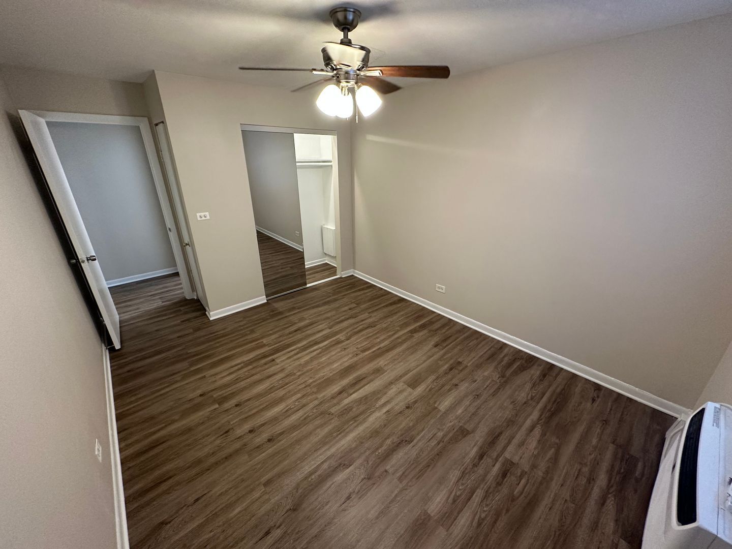 Building Photo - 7300 N Ridge Blvd