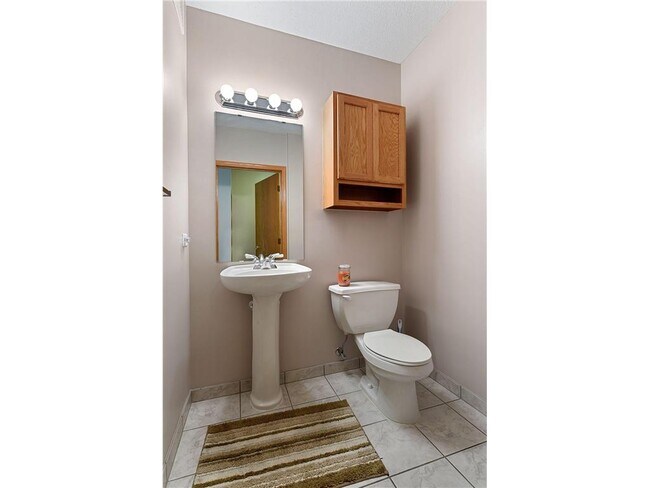 Building Photo - 660 N 2nd St