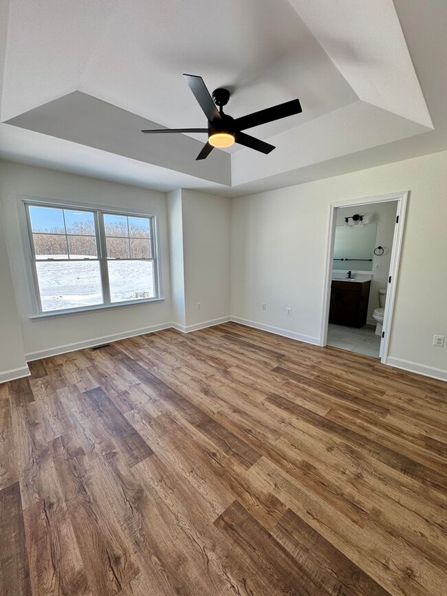 Building Photo - Brand New  END UNIT Townhouse For Rent in ...