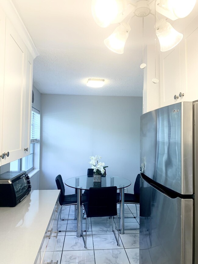 Building Photo - 52 Easthampton C
