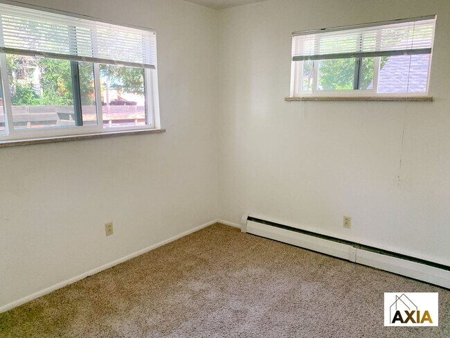 Building Photo - 715-723 19th