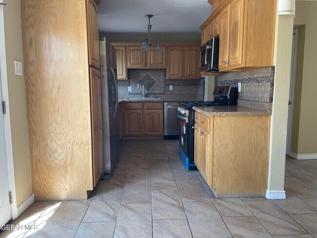 Building Photo - 5330 Delta Dr