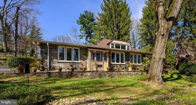 Building Photo - 1385 Woodland Rd