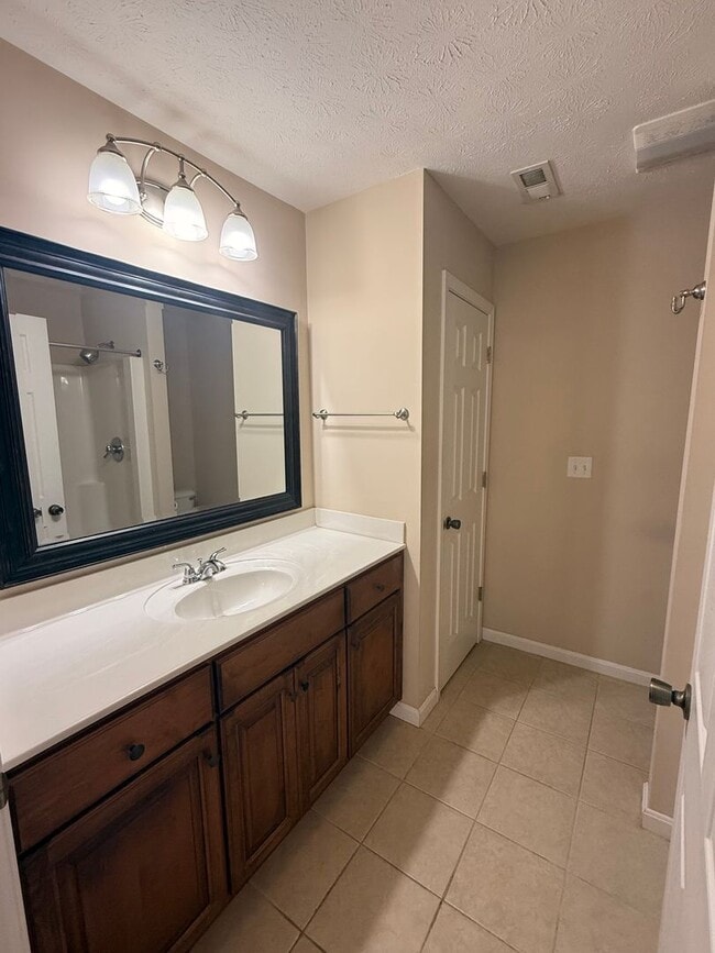 Building Photo - Patio Home in Yorktown Area