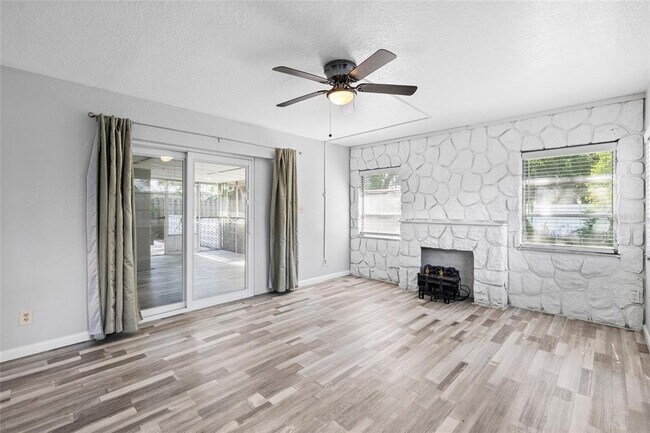 Building Photo - 206 N Gunlock Ave