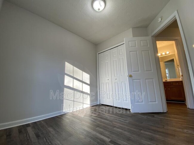 Building Photo - 9609 Coventry Creek Dr