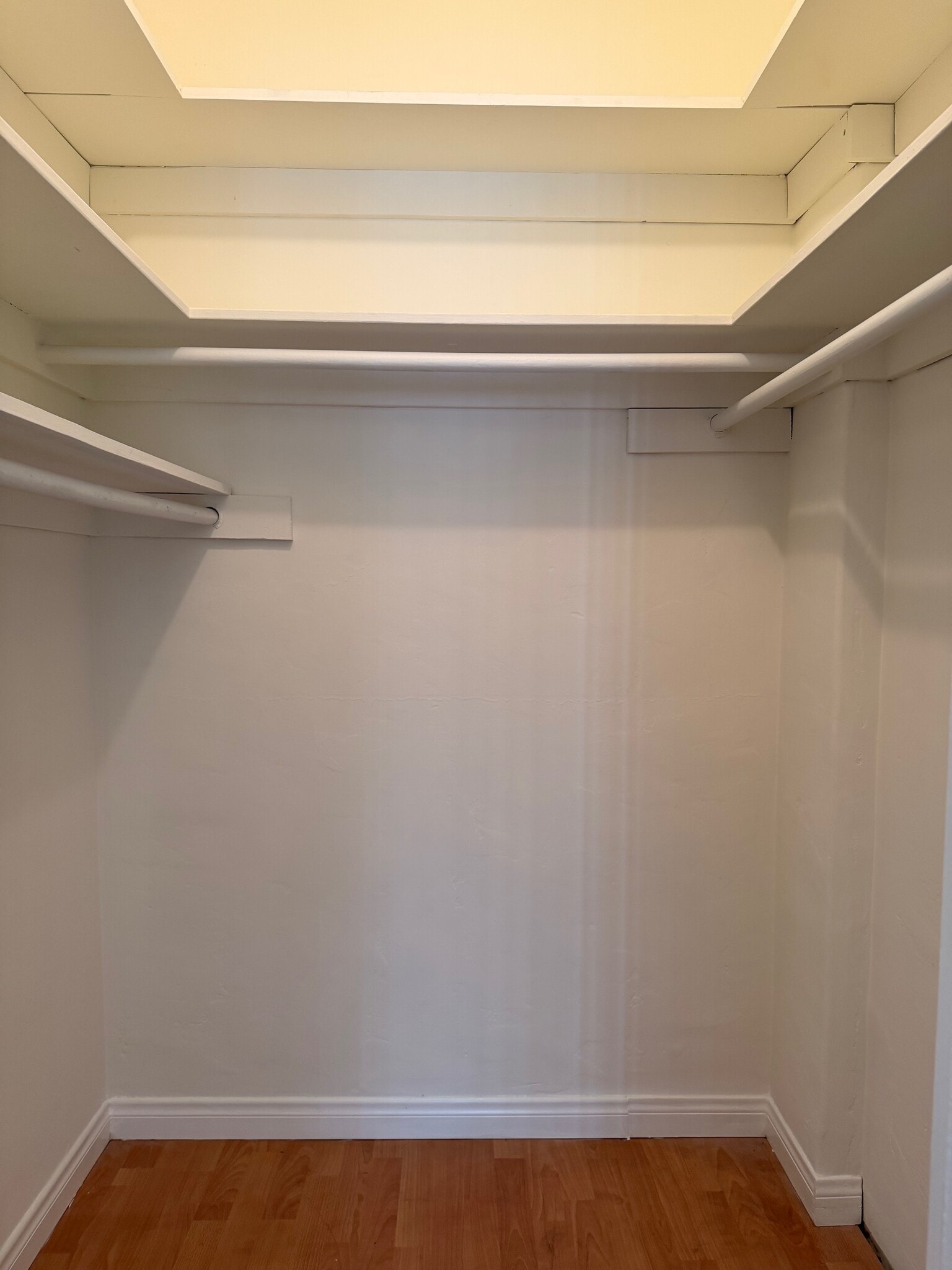 Building Photo - 121 E Garfield Ave