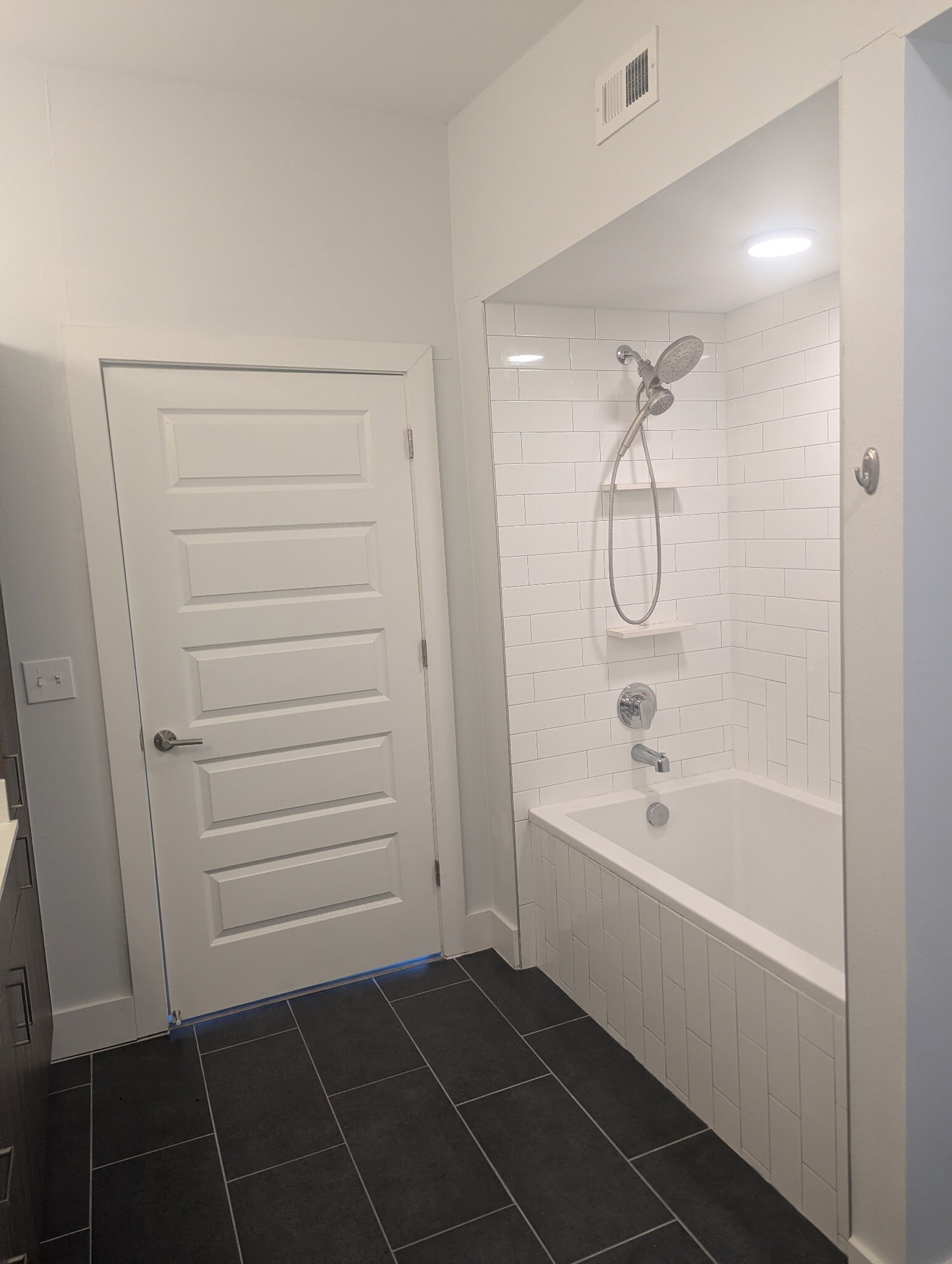 Bath - 2213 Poquito St