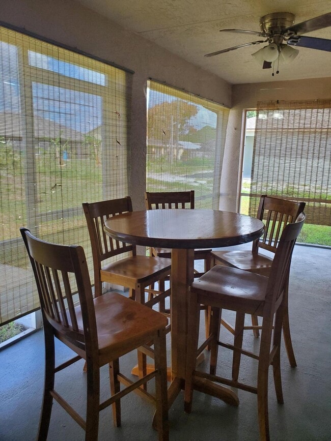 Building Photo - 3234 SW Fillmore St