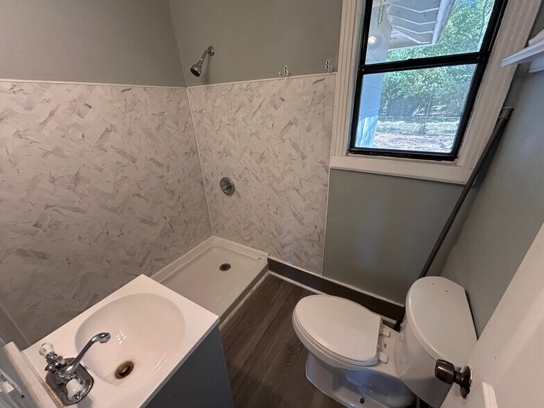Building Photo - 5565 Minosa Cir E