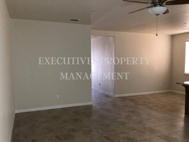 Building Photo - 1470 Woodbury Ct