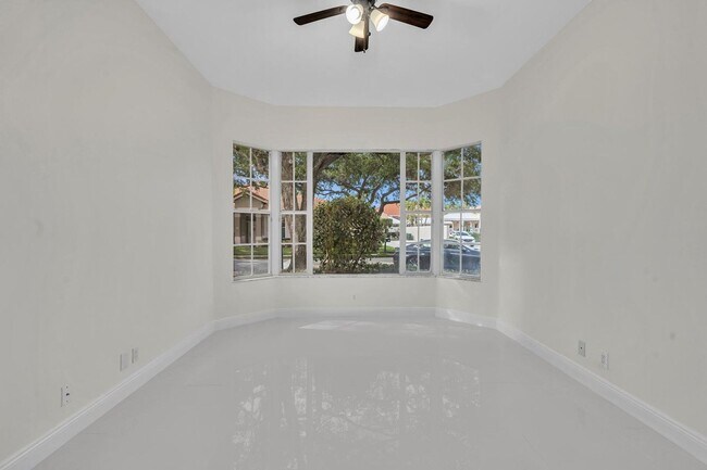 Building Photo - 36 Monterey Pointe Dr