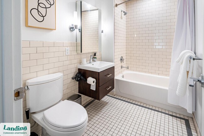 Building Photo - 933 McGee St