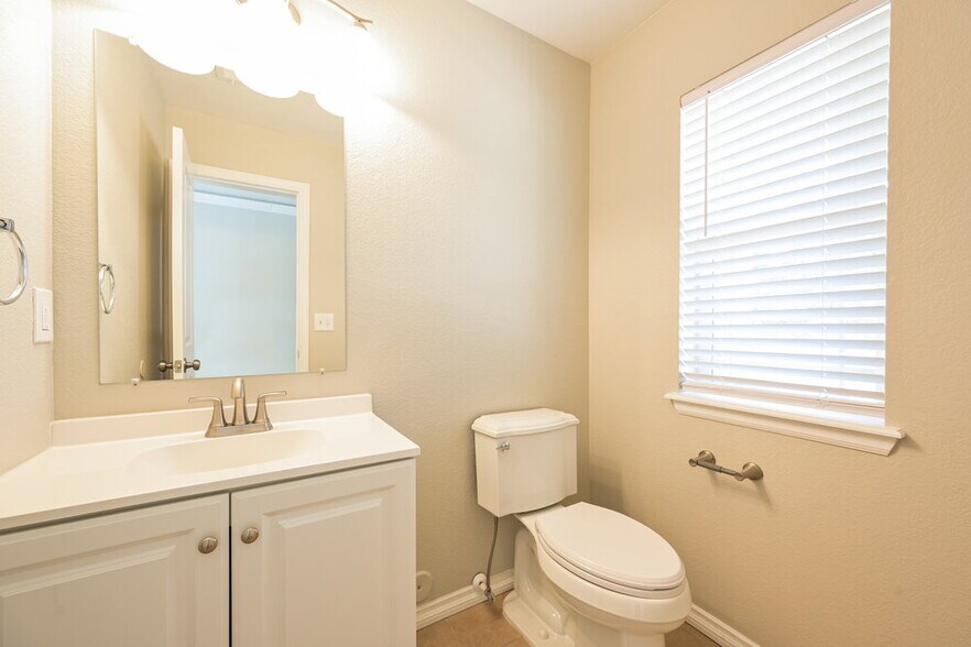 Building Photo - 4081 Delight Dr
