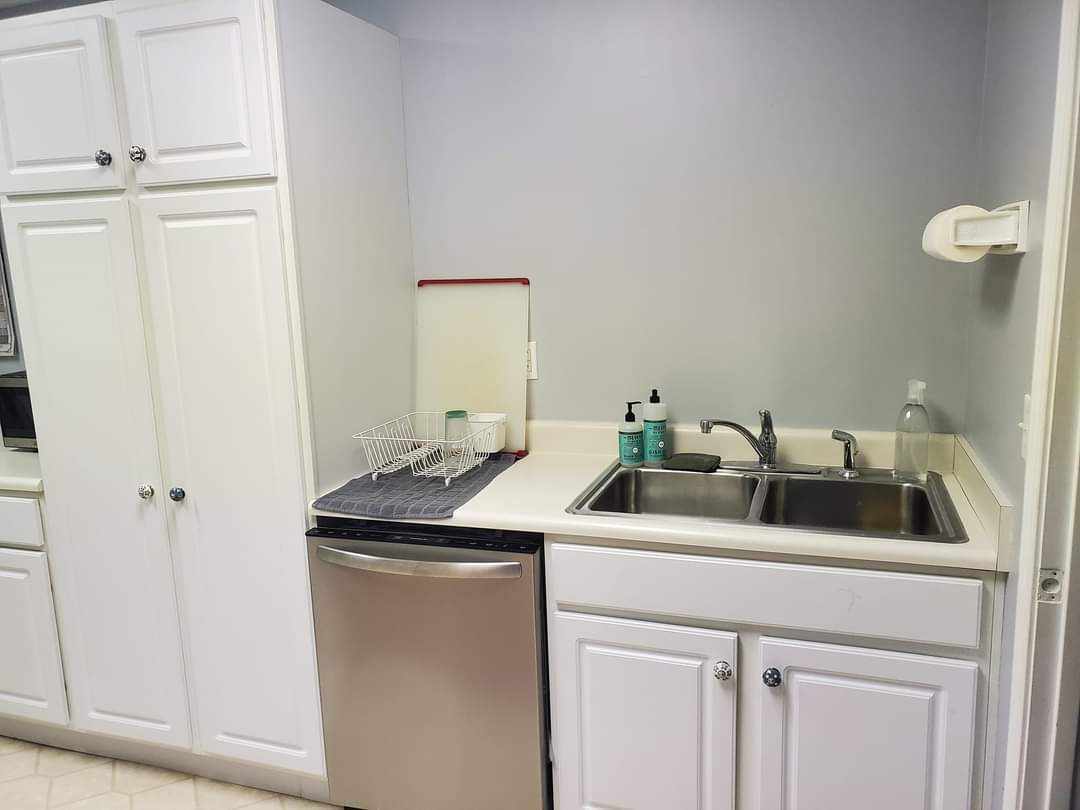 Building Photo - 10 White Birch Dr