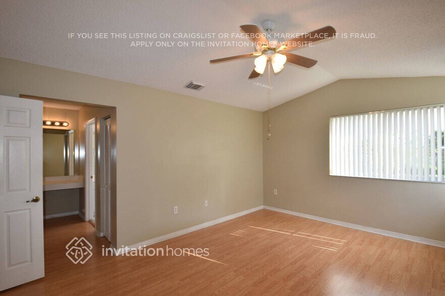 Building Photo - 4415 SW 153rd Ave