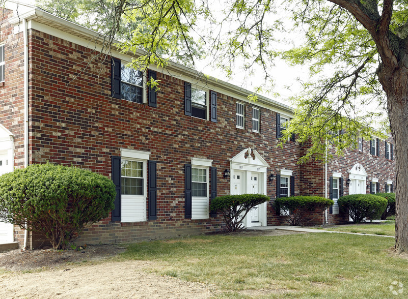 Building Photo - Glendale Village