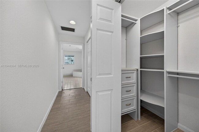 Building Photo - 4645 SW 75th Way