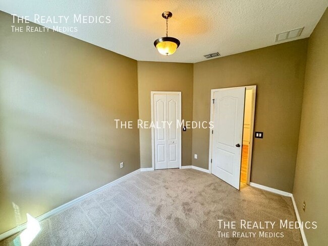 Building Photo - 308 Blue Cypress Dr