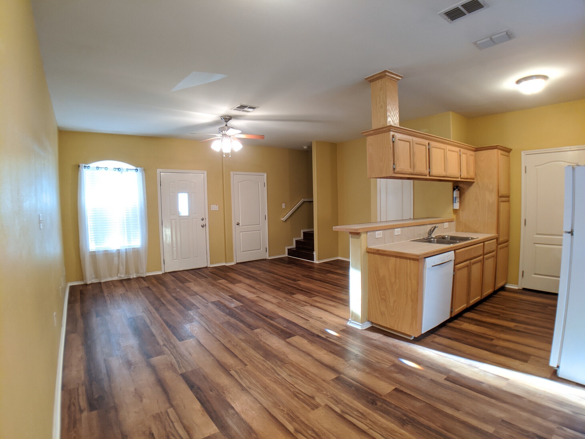 Building Photo - 808 W Arroyo Park Ln