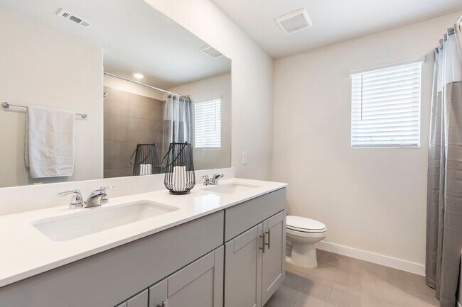 Building Photo - 17415 Rosette Grass Dr