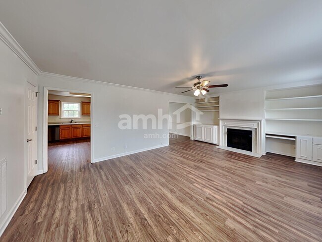 Building Photo - 524 Ryan Ave