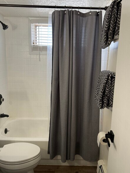 Building Photo - 909 27th Ave