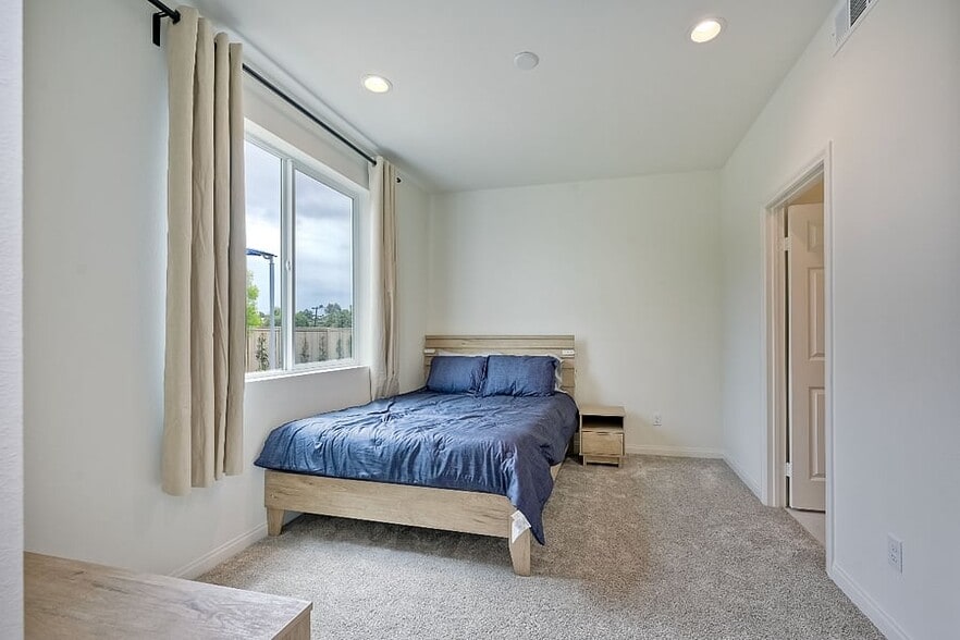 Building Photo - 8383 Tahoe St