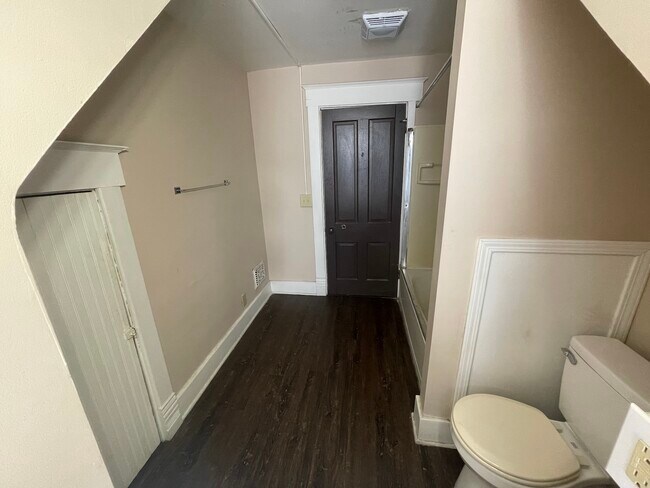 Building Photo - 321-2 Robinson-