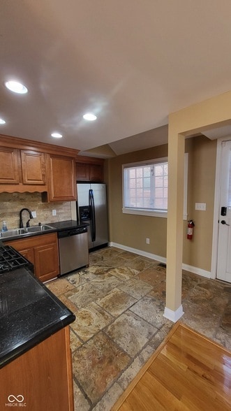 Building Photo - 1924 N Talbott St