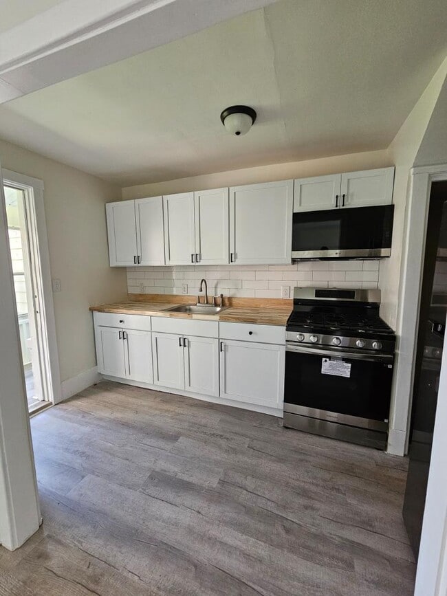 Building Photo - 1103 Baldwin St