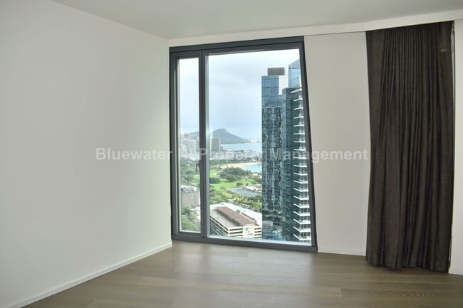 Building Photo - Koula 3/3/2, high flr. w/ Ocean & DH Views (Kakaako Area)