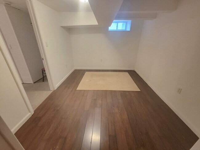 Building Photo - 12 Division St