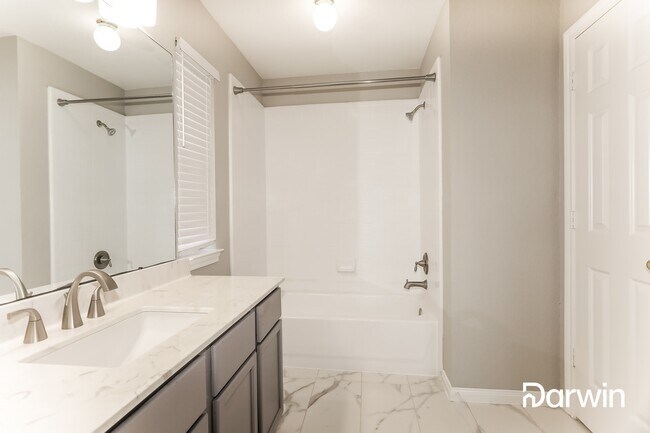 Building Photo - 10819 Windswept