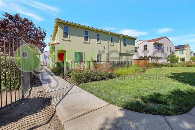 Building Photo - 5301 E Commerce Way