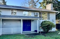 Building Photo - Charming 4 Bed / 2 Bath single-family home...