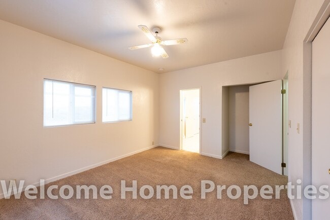Building Photo - Beautiful Country Home on 1 Acre