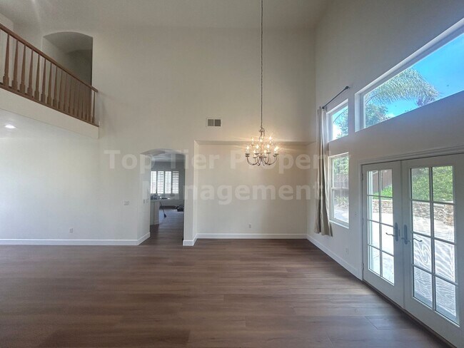 Building Photo - ***Gorgeous 4 bed / 3 bath / 2,585 sqft House in Calavera Hills - Available 07/01***