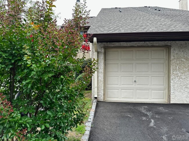 Building Photo - 59 Thoreau Dr