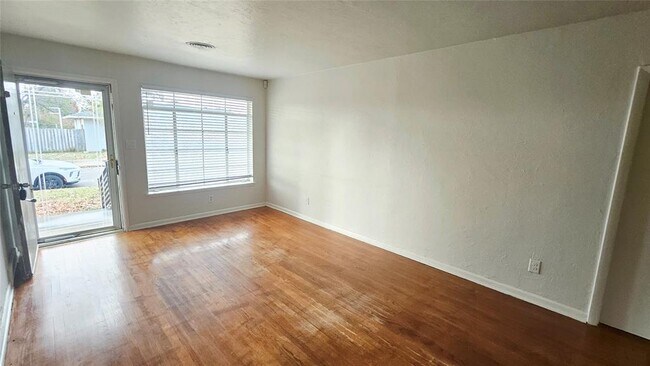 Building Photo - 2609 NW 49th St