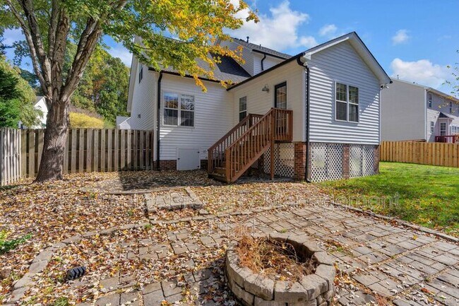 Building Photo - 3391 Valley Crossing Dr