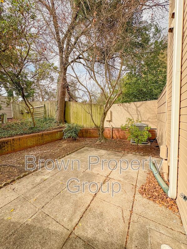 Building Photo - 741 Victorian Pl