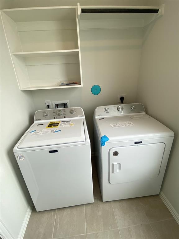 Building Photo - 27966 Western Crk Ct