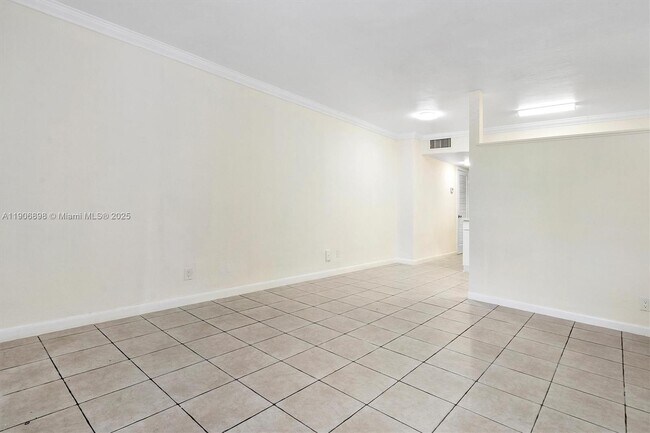 Building Photo - 1715 N 16th Ave