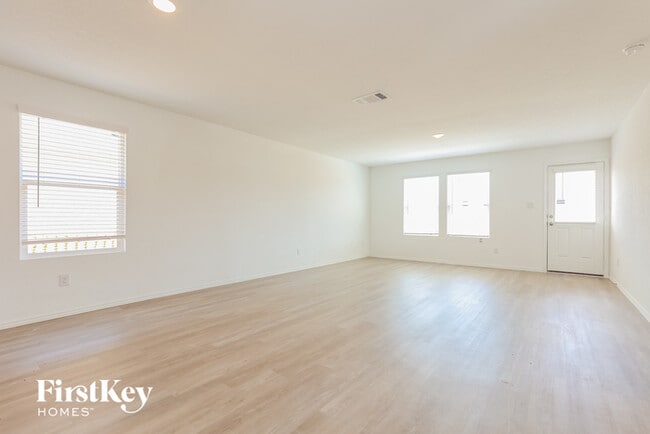 Building Photo - 3374 Carducci Dr