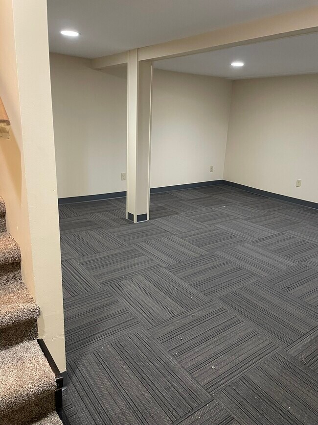 Building Photo - 2410 Bell St