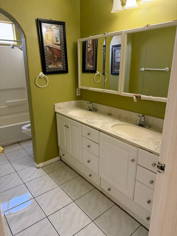 Building Photo - 4112 Lexington Ct