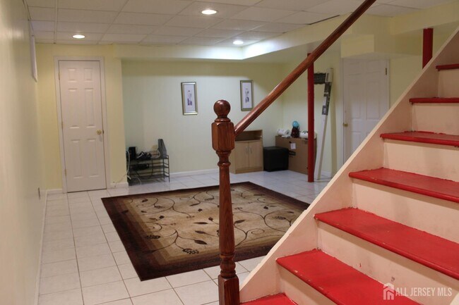 Building Photo - 707 Merrywood Dr