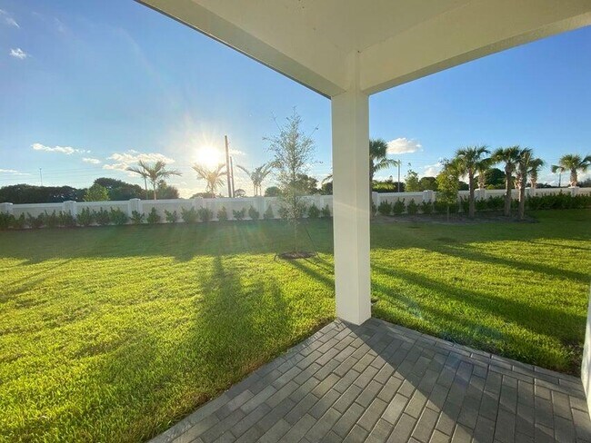 Building Photo - 4819 Navali Dr