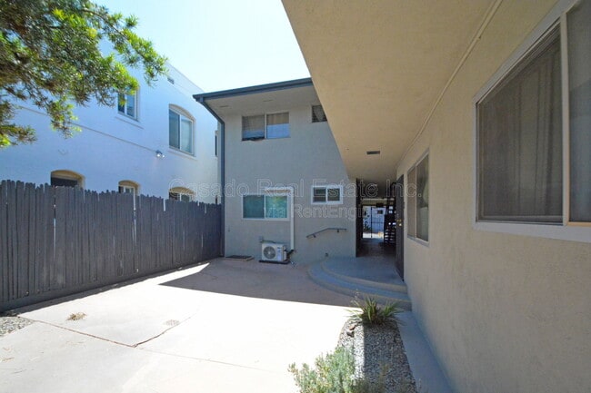 Building Photo - 338 Elm Ave